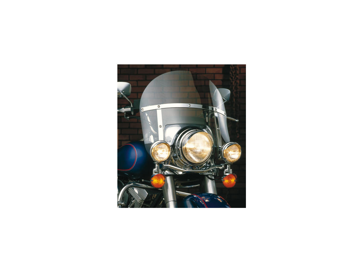 Chopped Heavy Duty Windshield without Mounting Kit Height: 18,5", Width: 21,5", Early FLH-style notched Headlight Cutout to Top of Screen: 14.25-17.25" Clear