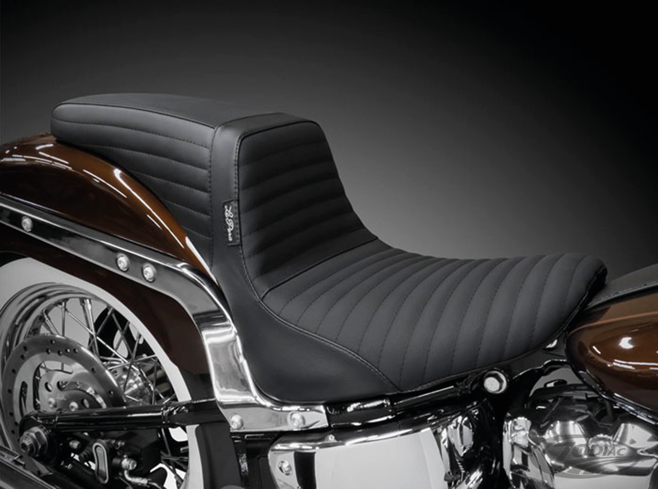 LE PERA KICKFLIP SOLO VOOR MILWAUKEE ACHT SOFTAIL