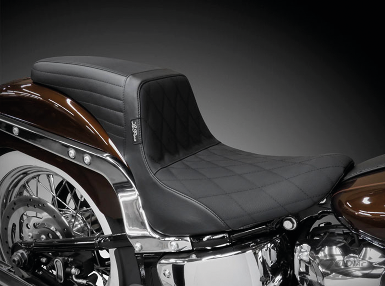 LE PERA KICKFLIP SOLO VOOR MILWAUKEE ACHT SOFTAIL